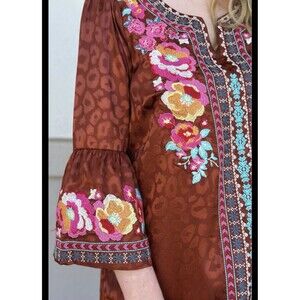 Savanna Jane embroidered boho top in a rust tone leopard pattern M